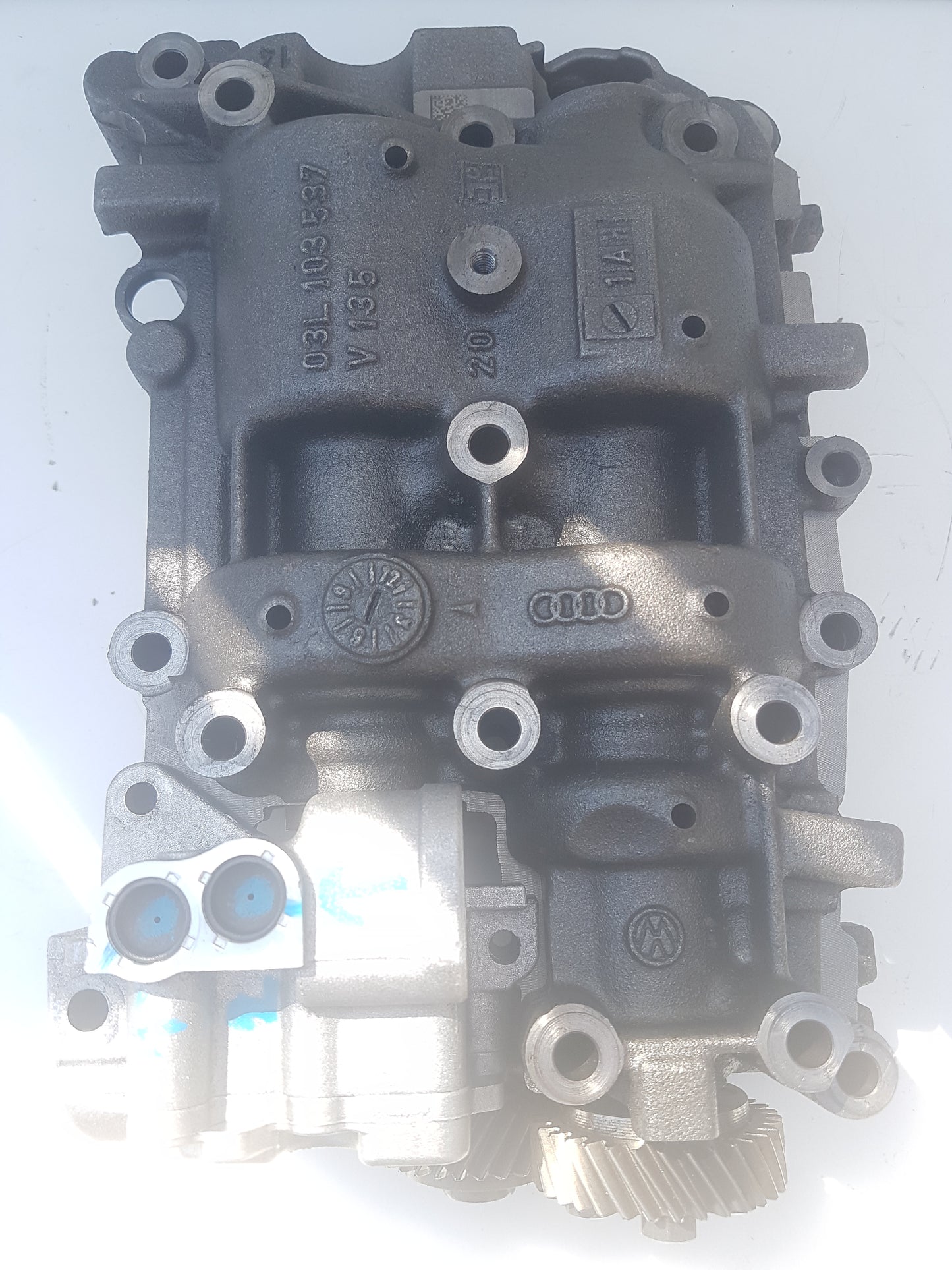 oil pump 03L103157 03L115105D 03L115105H pump with 3 years warranty 350£ 2x canals
