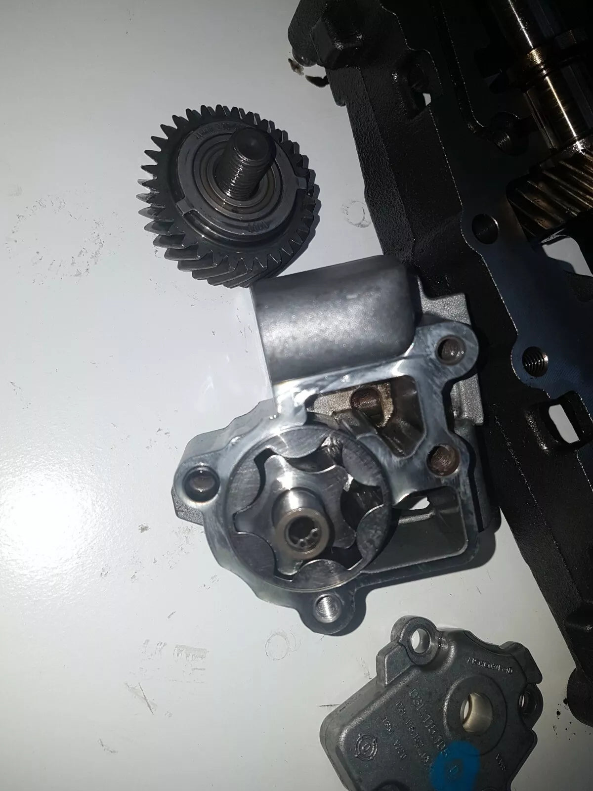 oil pump conversion 2.0 tdi 03L103537 frame with 1 year warranty 105D with 2x canals