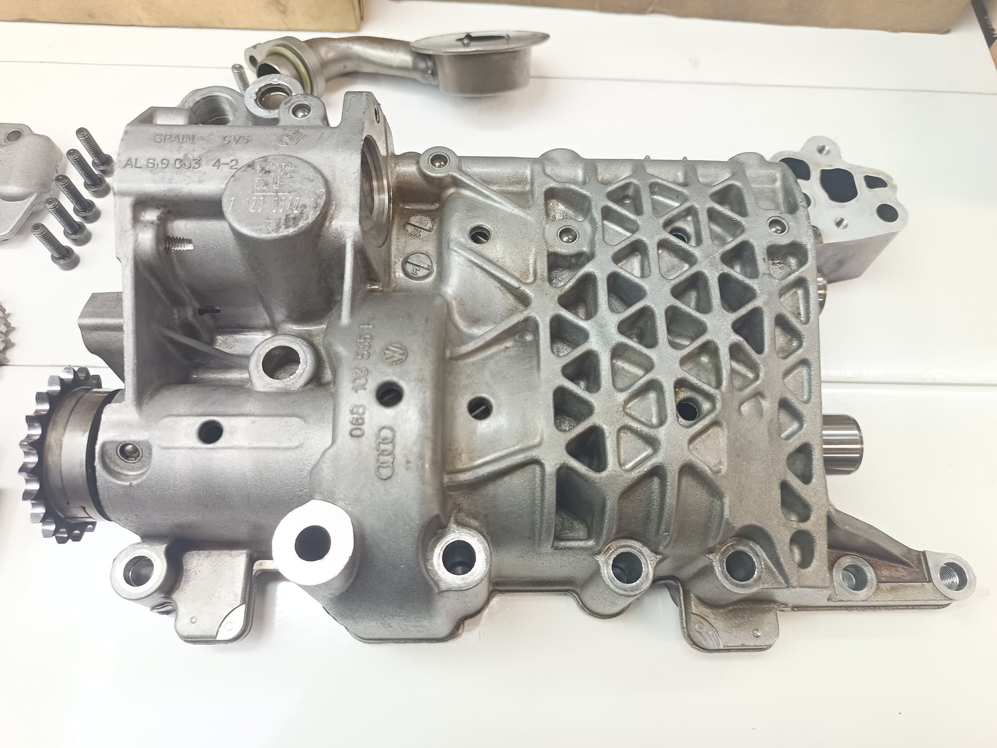 TFSI oil pump 06D103295, 06D103295P, 06D103295S OE/OEM: 06B103535G, 06D103295F, 06D103295K, 06D103295T
