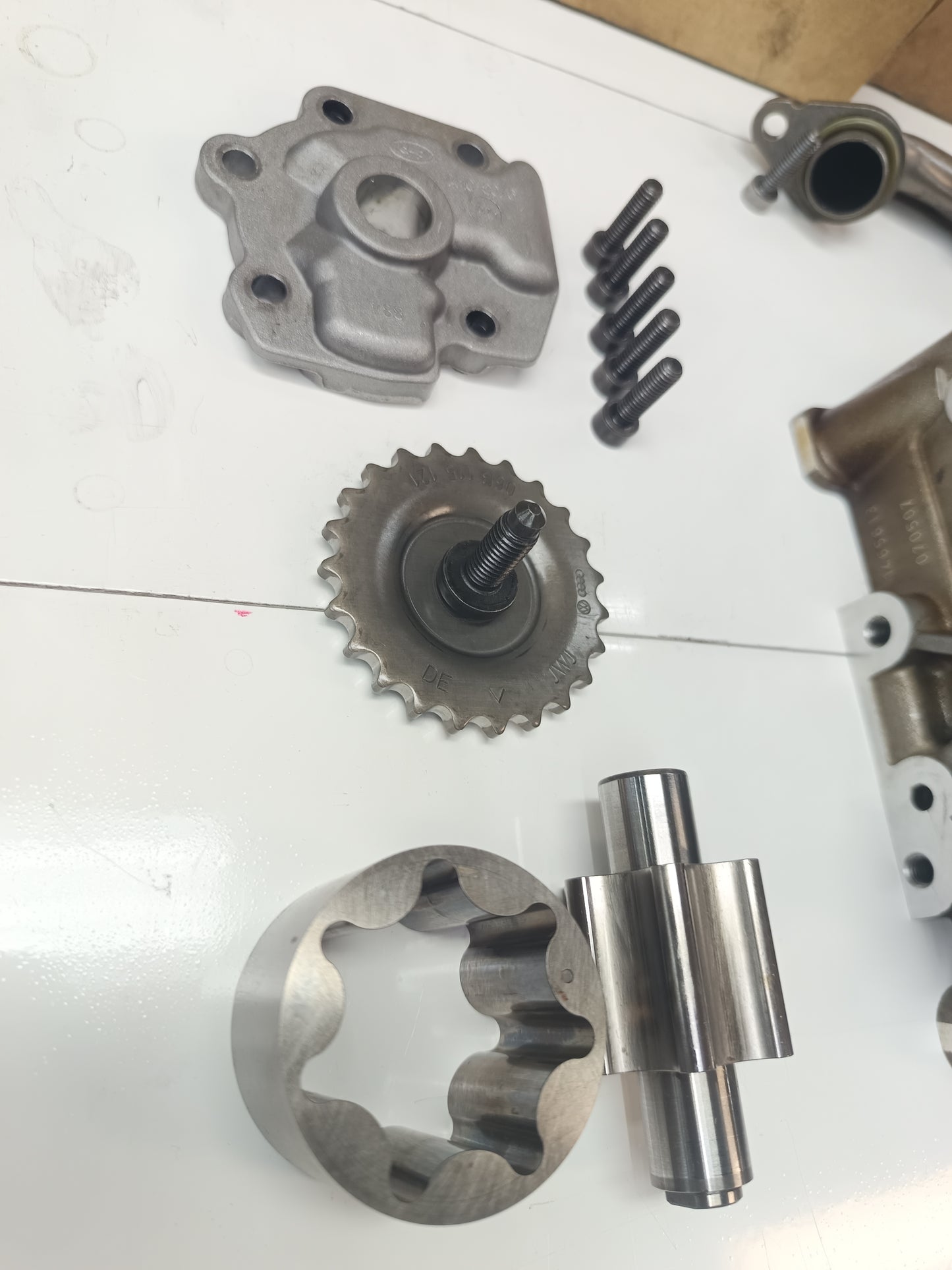 TFSI oil pump 06D103295, 06D103295P, 06D103295S OE/OEM: 06B103535G, 06D103295F, 06D103295K, 06D103295T