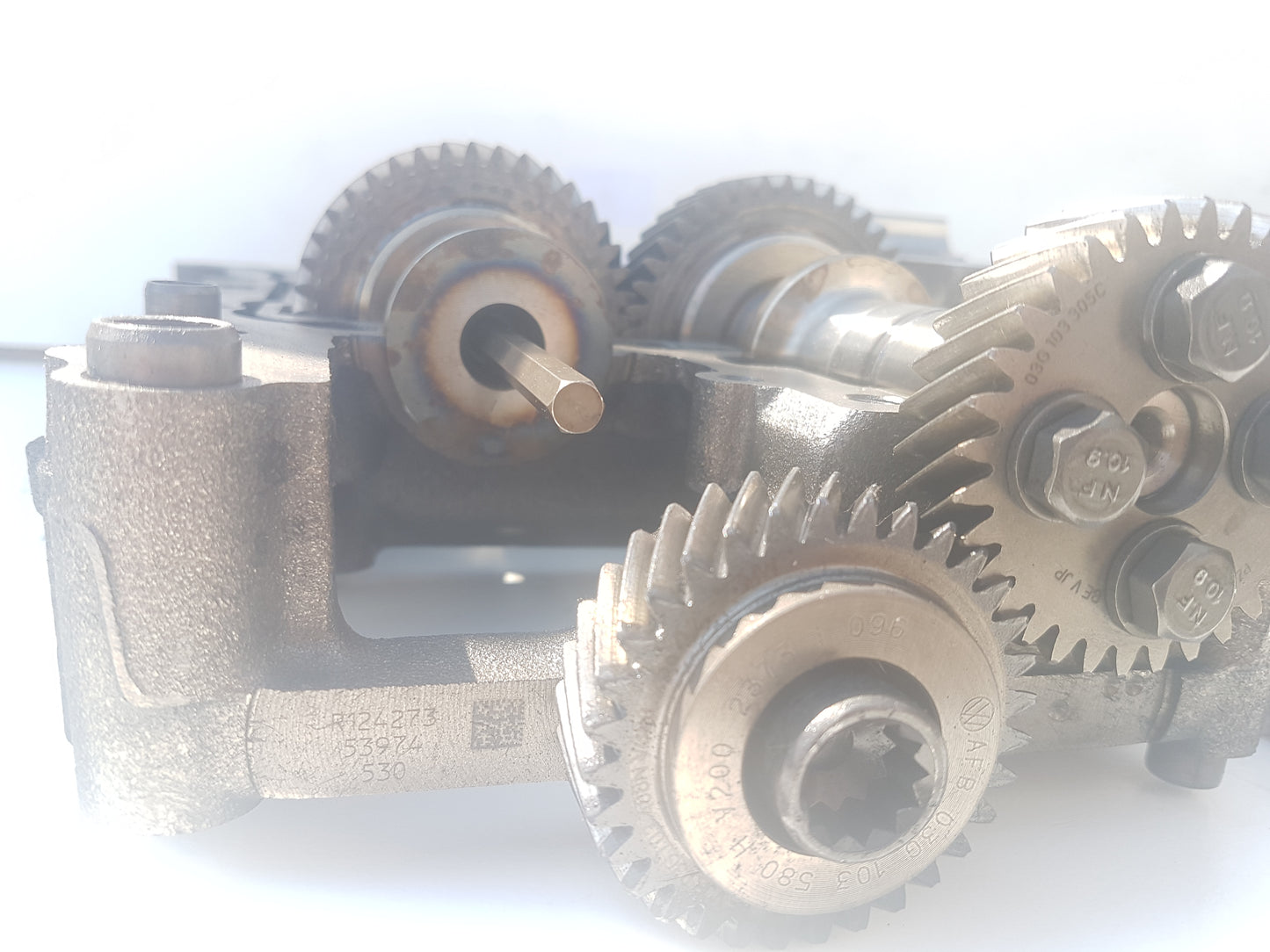 oil pump 03L103157 03L115105D 03L115105H pump with 3 years warranty 350£ 2x canals
