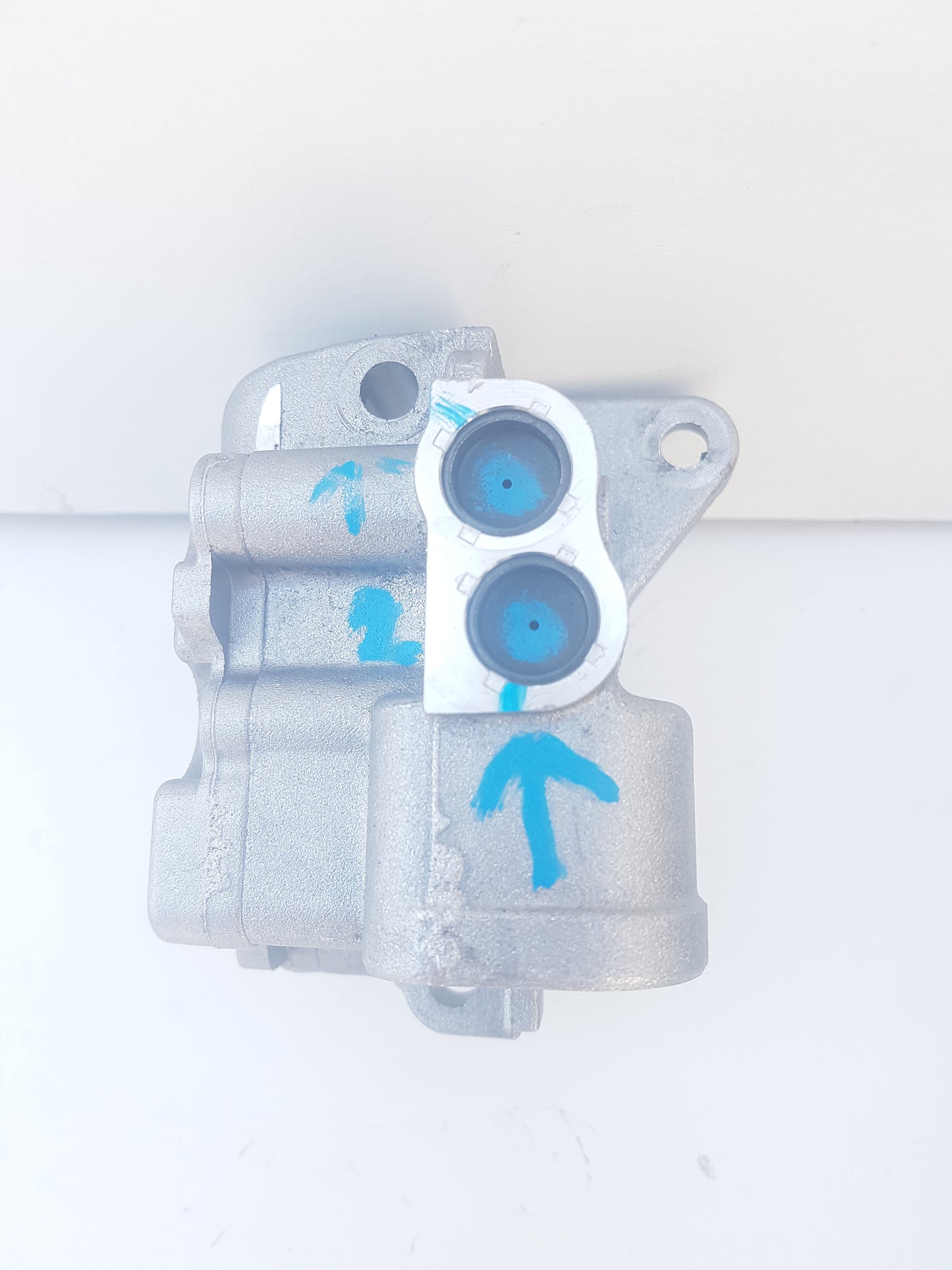 oil pump 03L103157 03L115105D 03L115105H pump with 3 years warranty 350£ 2x canals