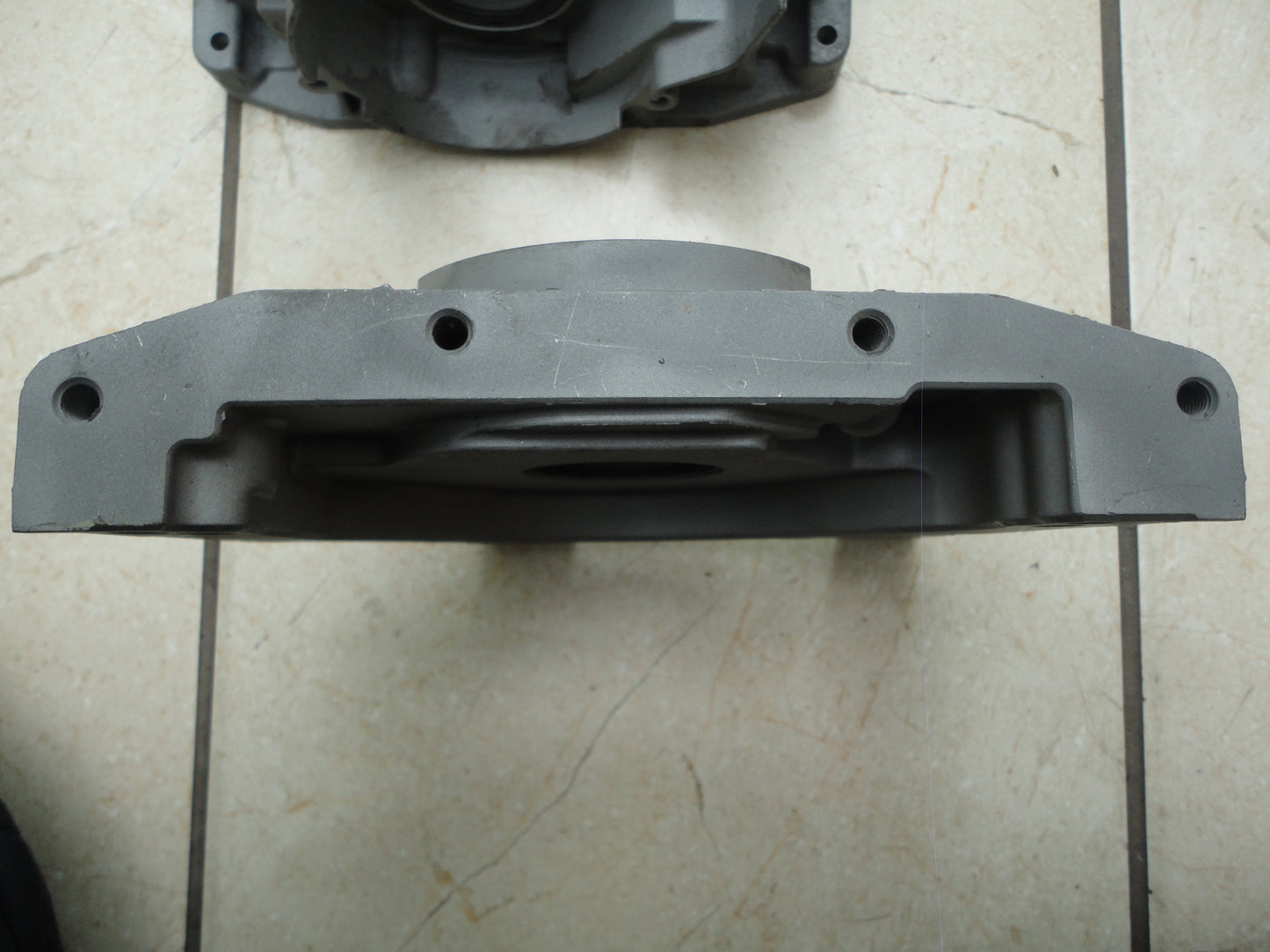 03G103153B / E Audi Seat Skoda VW original 2.0TD Common Rail flange cover crank cover Crankshaftcover