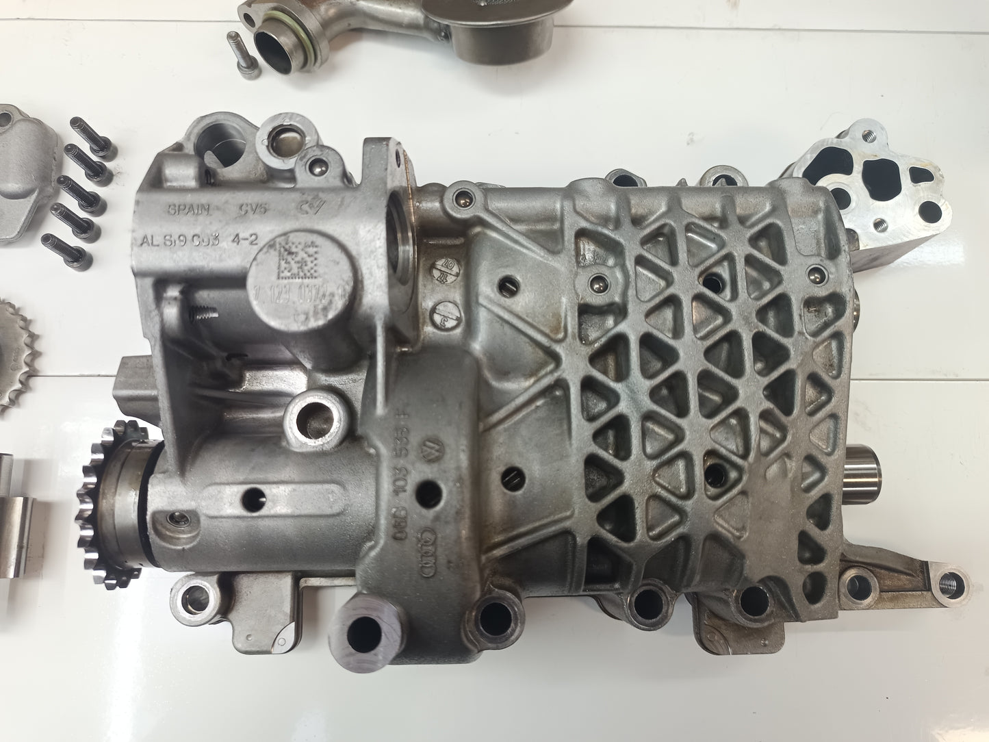 TFSI oil pump 06D103295, 06D103295P, 06D103295S OE/OEM: 06B103535G, 06D103295F, 06D103295K, 06D103295T