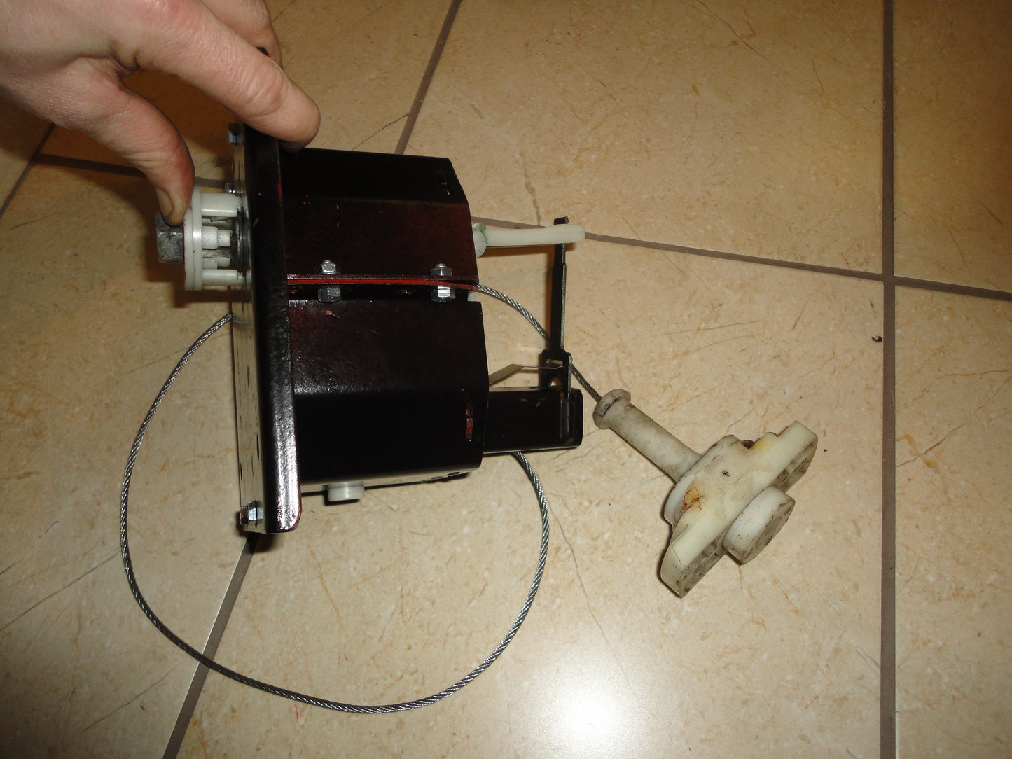 Recondition stronger than original spare wheel carrier with aluminium gear and aluminium reel